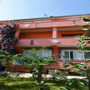 villa-nada-zadar-23000.hotelinzadar.com/