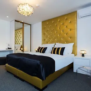 B Gold Luxury Couette-café