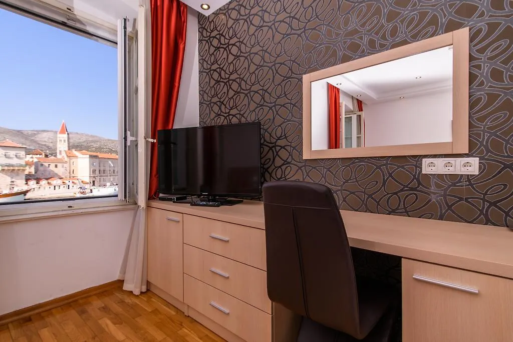 Heritage Hotel Vila Sikaa Trogir Kroatien
